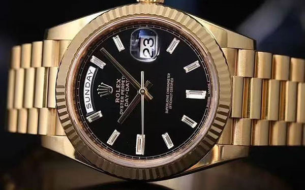 巧解割手之痛:勞力士表殼損傷的智慧應對法(圖) 巧解割手之痛:勞力士表殼損傷的智慧應對法(圖)