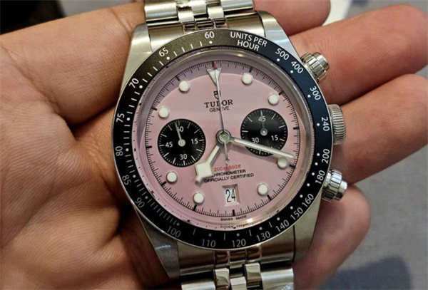 勞力士手表調日歷怎么調(日常維護與技巧指南)(圖) 勞力士手表調日歷怎么調(日常維護與技巧指南)(圖)